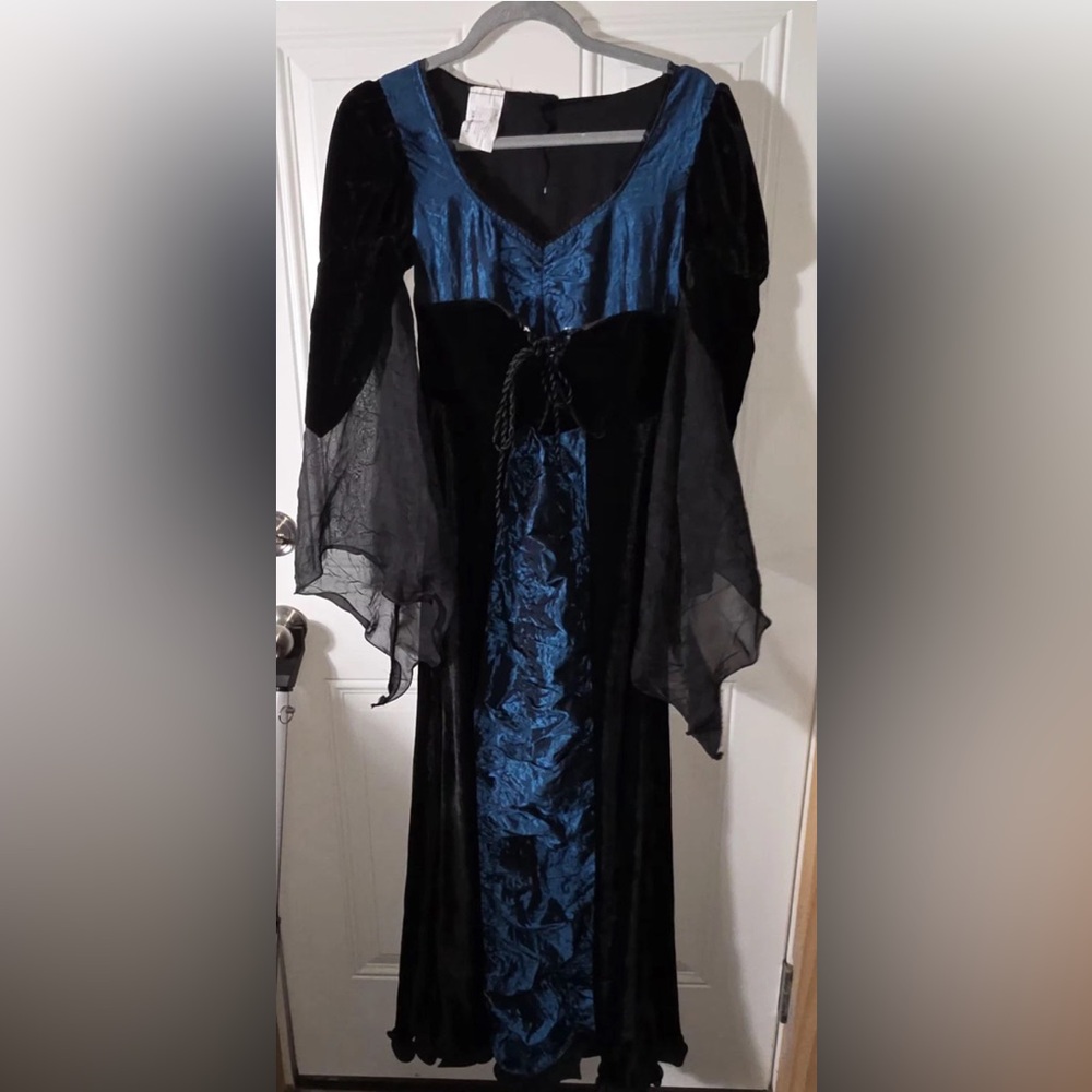 Fun World Division Maxi Witch Dress Velvet Feel 52 Inches Long Small/medium